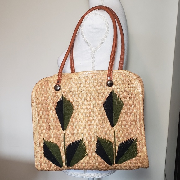 Vintage Handbags - Vtg 70s Mexican Woven Raffia Embroidered Tote Bag